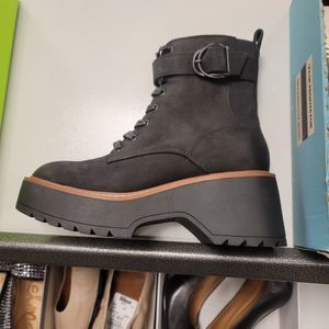 Blondo Goner Waterproof Boots. Size 6.5 Medium